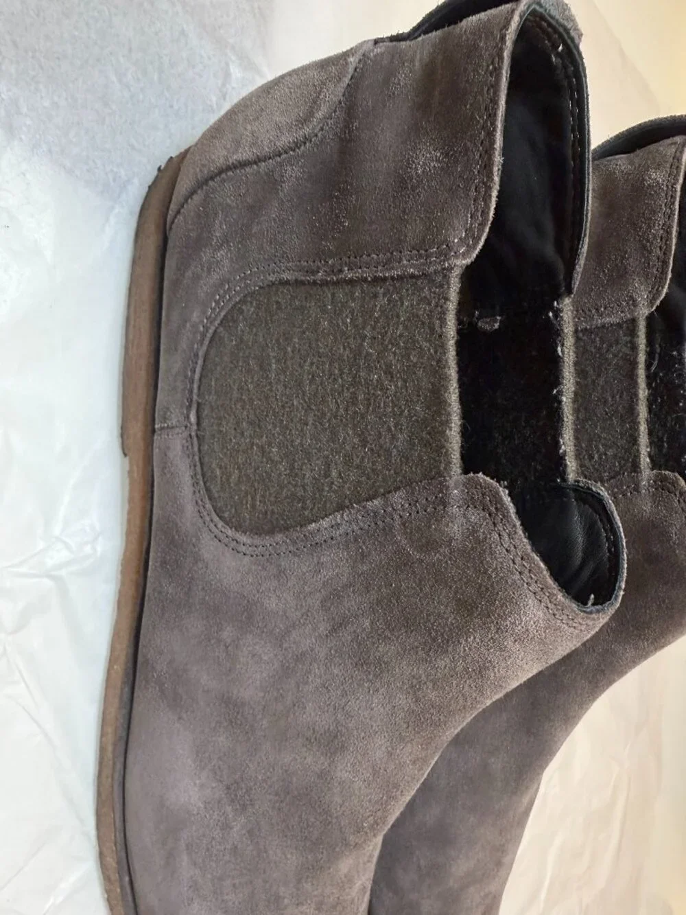 Vince Mens Gray Suede Chelsea